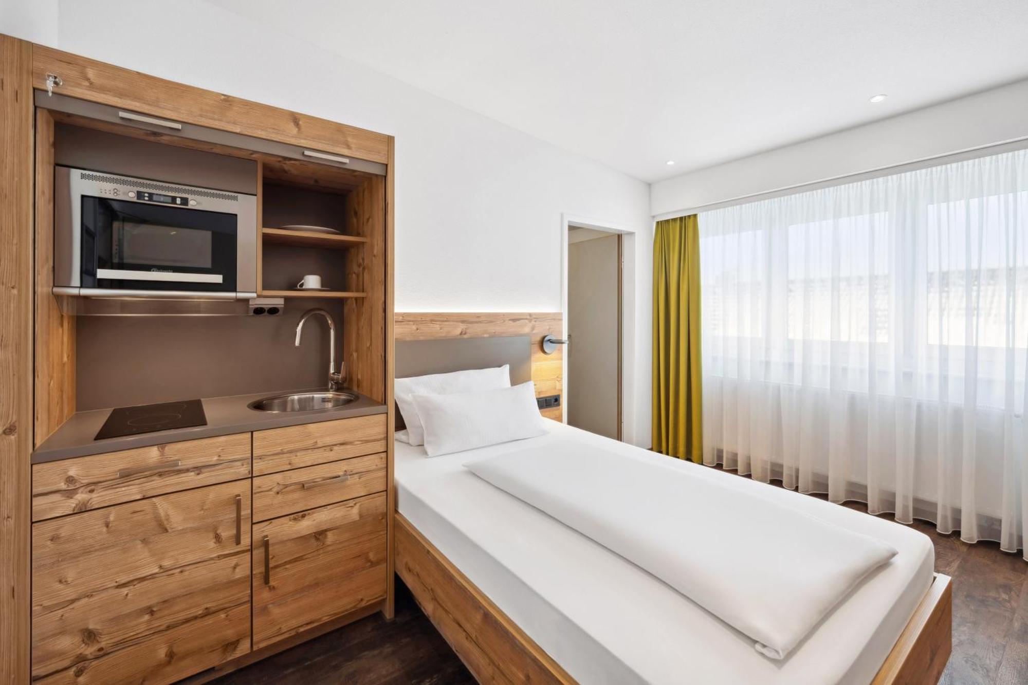 לאופהיים Hotel Zeppelin מראה חיצוני תמונה